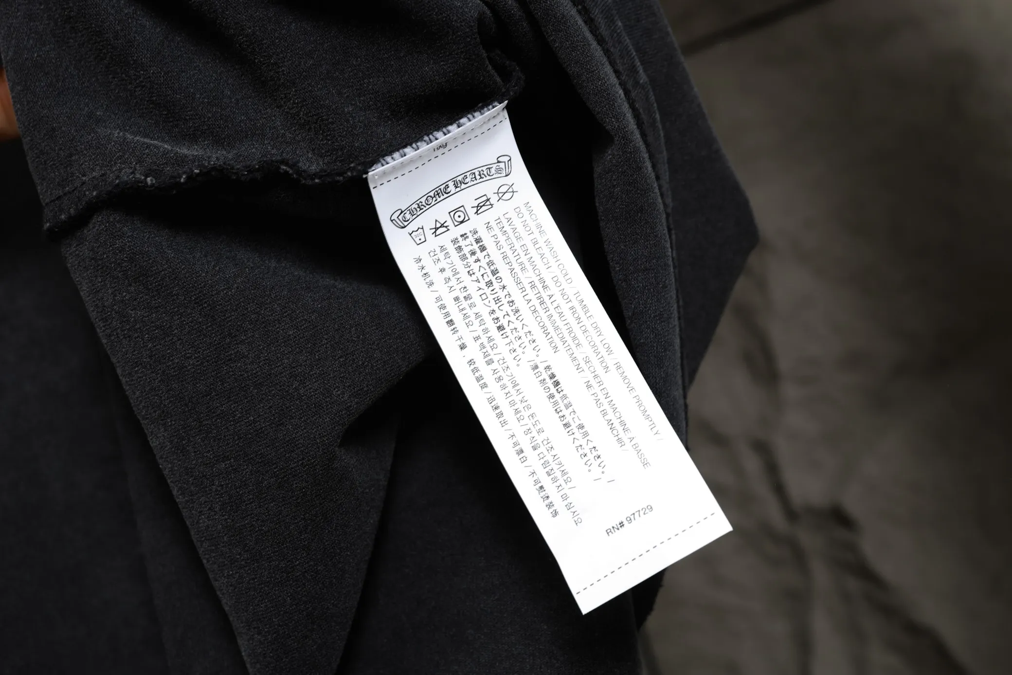 🅿️280 High-quality 25803 2025 early autumn new release🔥 Croxin washed distressed disc length T, 270g high weight double yarn plain fabric, and both the fabric and the garment have been washed, which is equivalent to two washing processes to prevent shrinkage.
